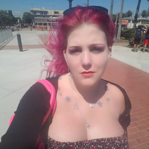 Meet your Posher, Christina - Picture 5 of 7